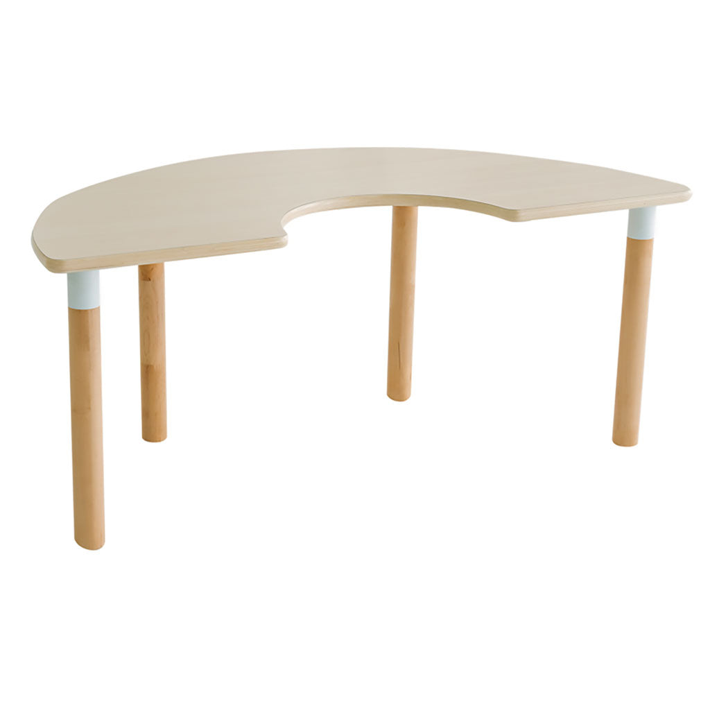 TABLE WITH ADJUSTABLE LEGS