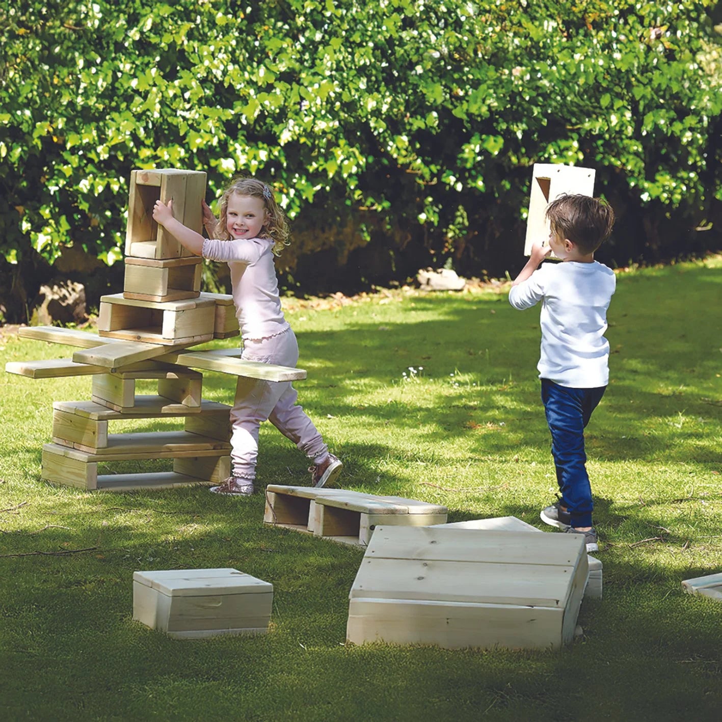 MILLHOUSE BUILDING BLOCK SET