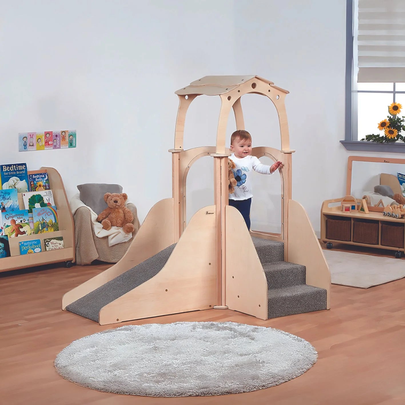 MILLHOUSE FIRST STEPS KINDER GYM