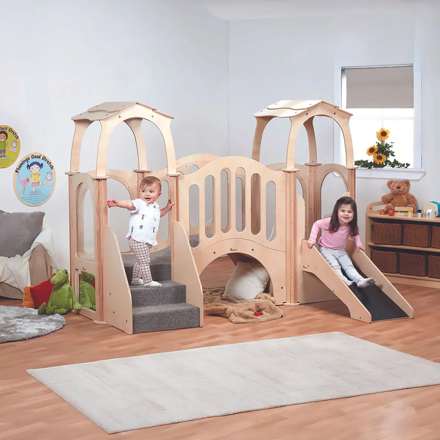 MILLHOUSE HIDE 'N' SLIDE KINDER GYM