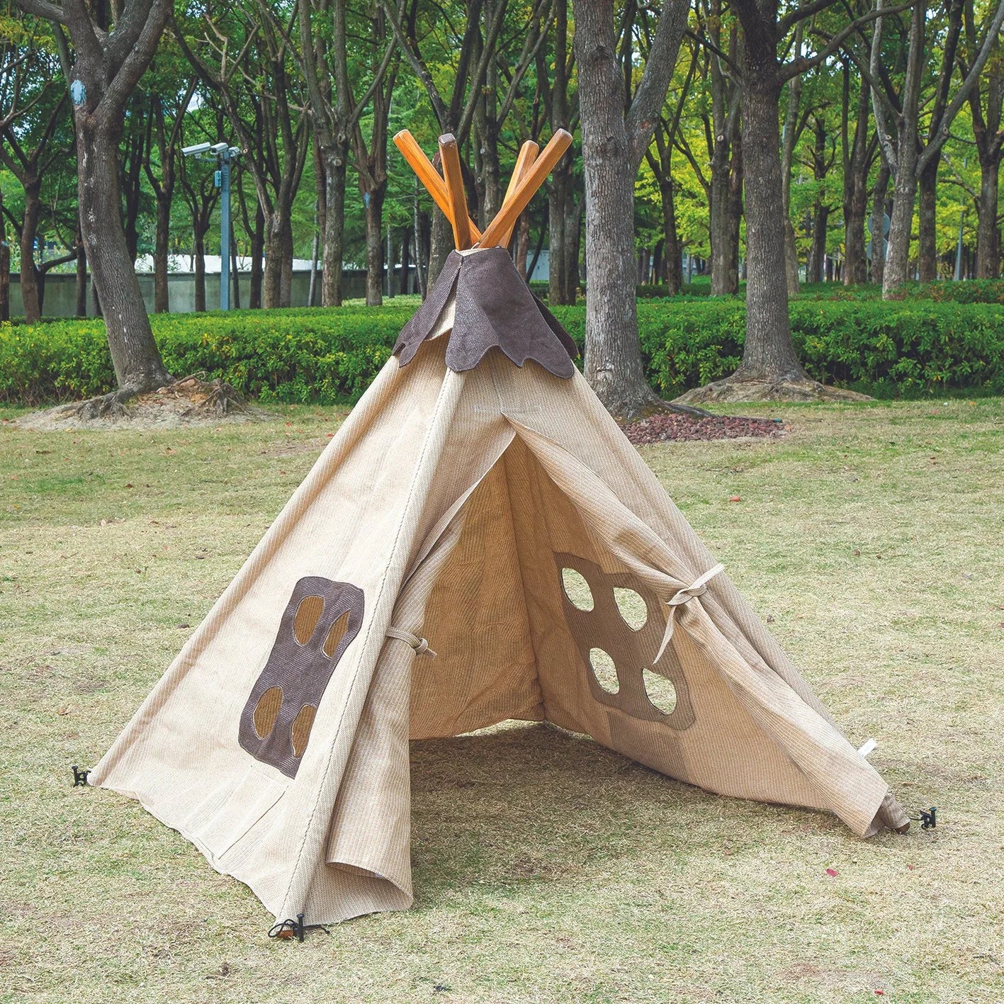 OUTDOOR TENT