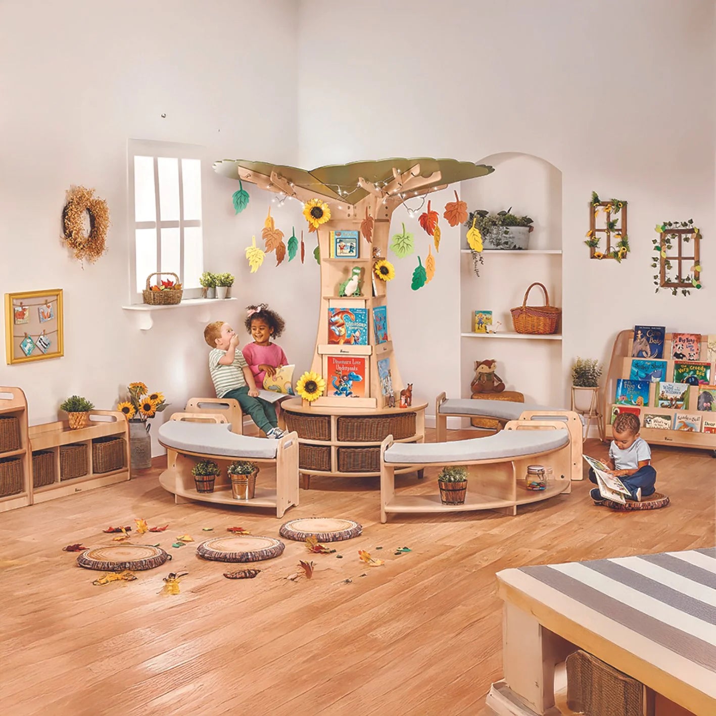 MILLHOUSE THE STORYTELLING TREE SET