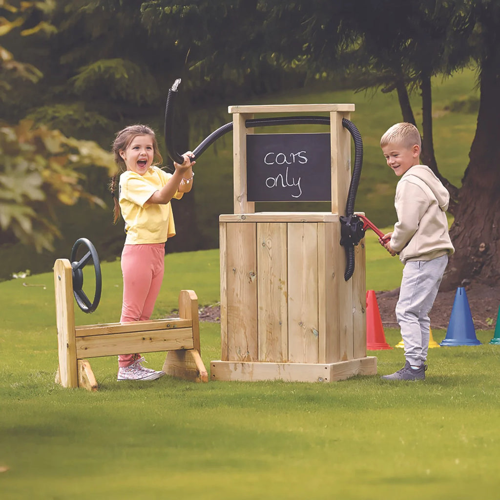 MILLHOUSE WATER AND ROLE PLAY PUMP